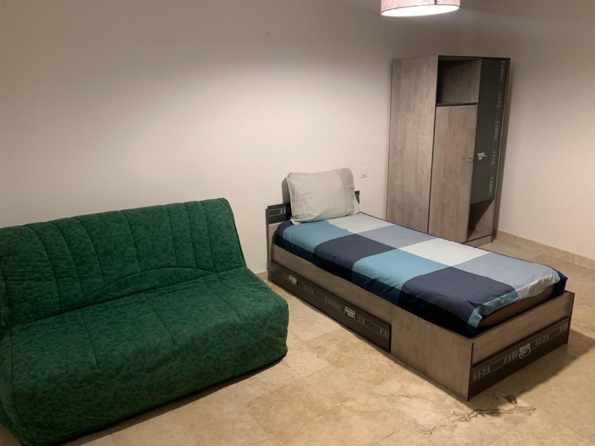 Apartamento Frederic Morieres-les-Avignon Exterior foto